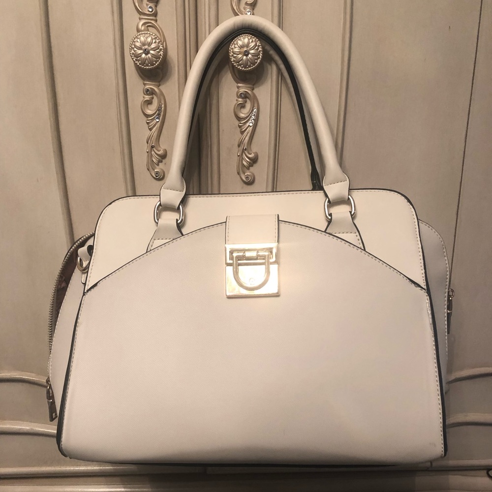 Leather purse perfect for spring/summer!